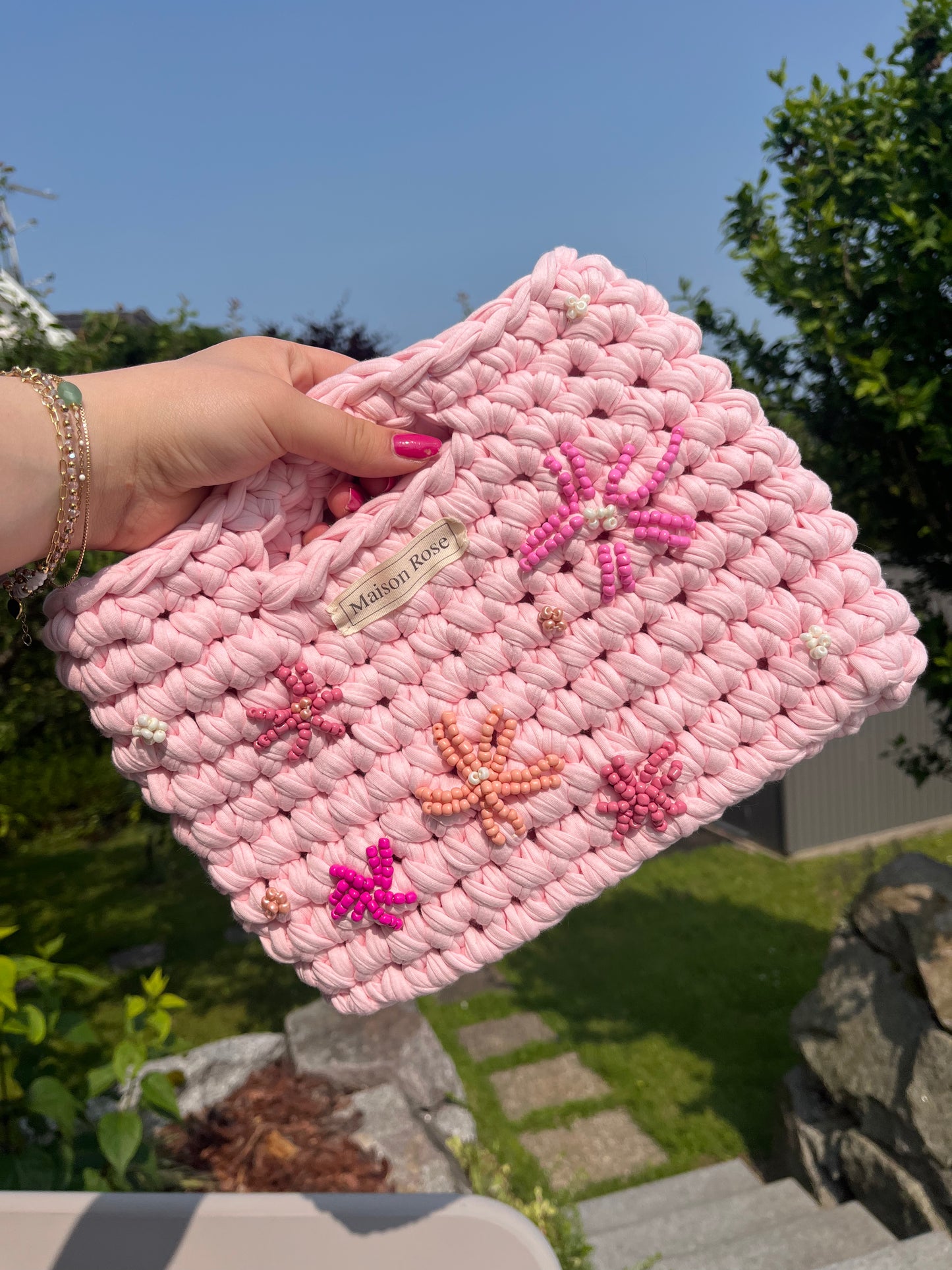 Modèle Dahlia perlé et accessoire